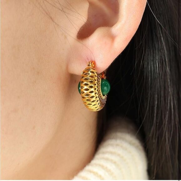 Lightweight 18K Gold Plated hoop Earrings - Picture 2 of 5